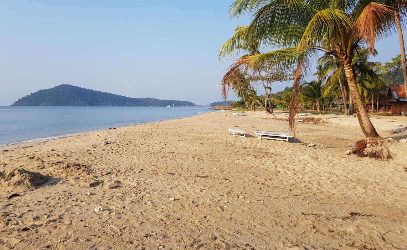 Photo of Koh Chang Beach with bright sand surface