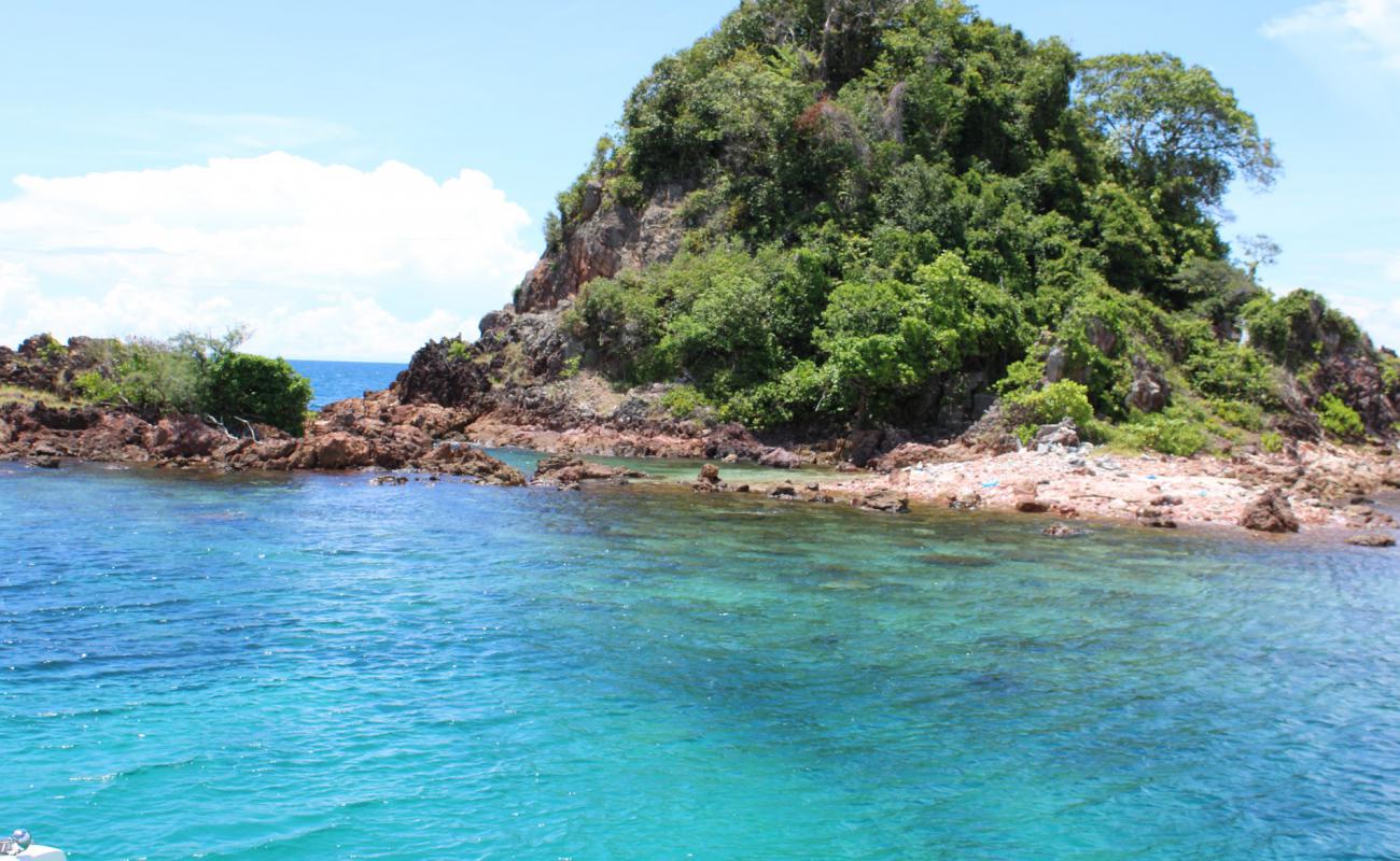 Photo of Ao Lom Beach with rocks cover surface