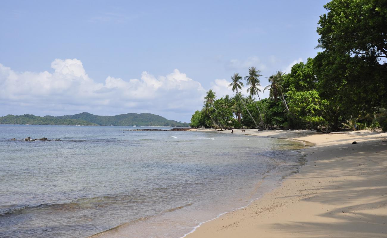 Photo of Ao Soun Yai Beach with white fine sand surface