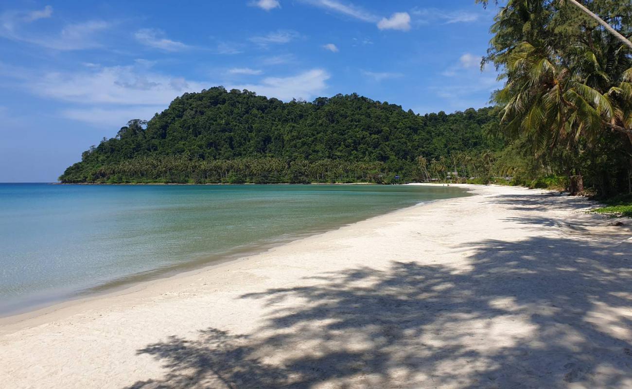 Photo of Ao Phrao Beach with white fine sand surface