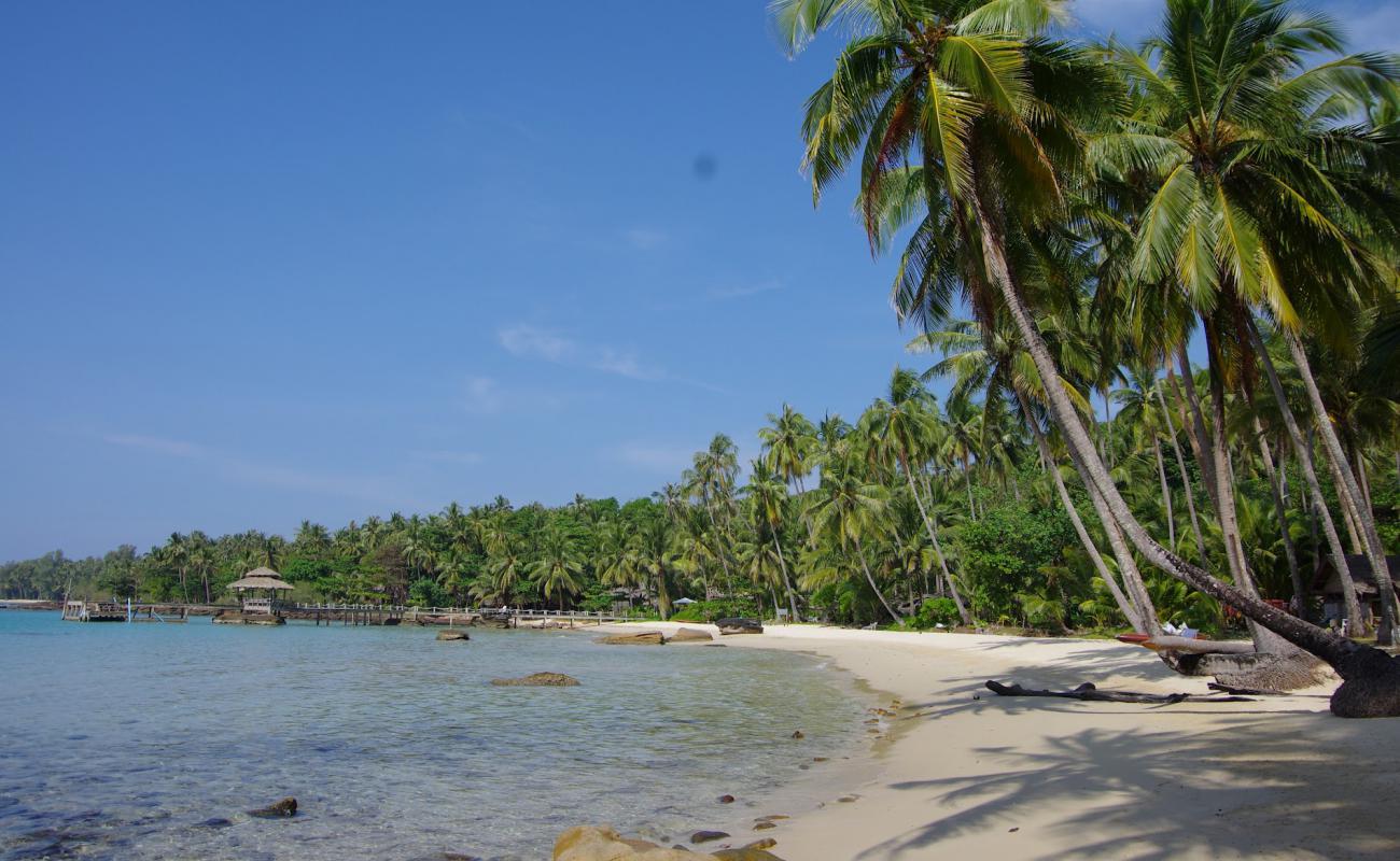 Photo of Haad Noi Beach with white fine sand surface