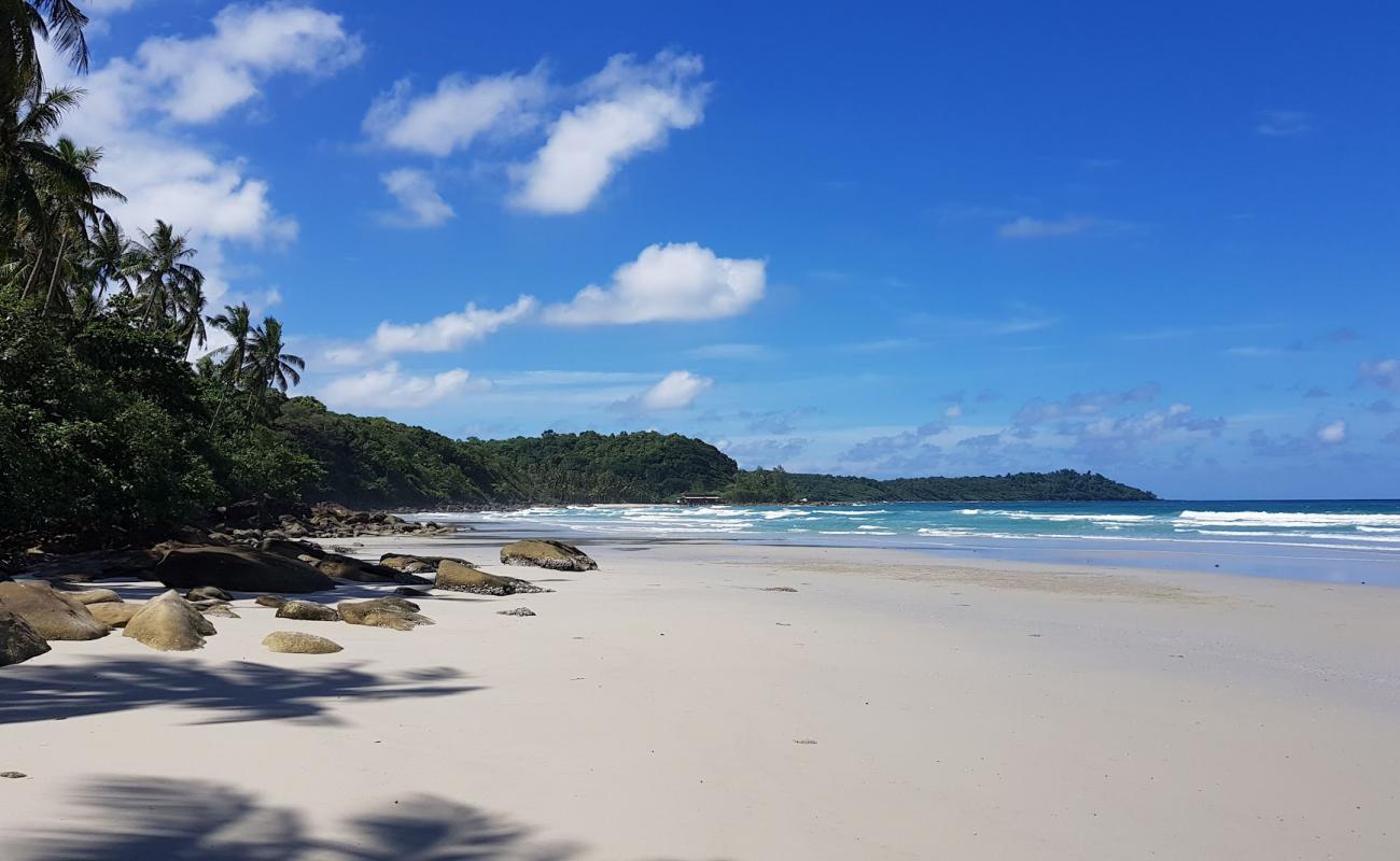 Photo of Khlong Yai Kee Beach with white fine sand surface