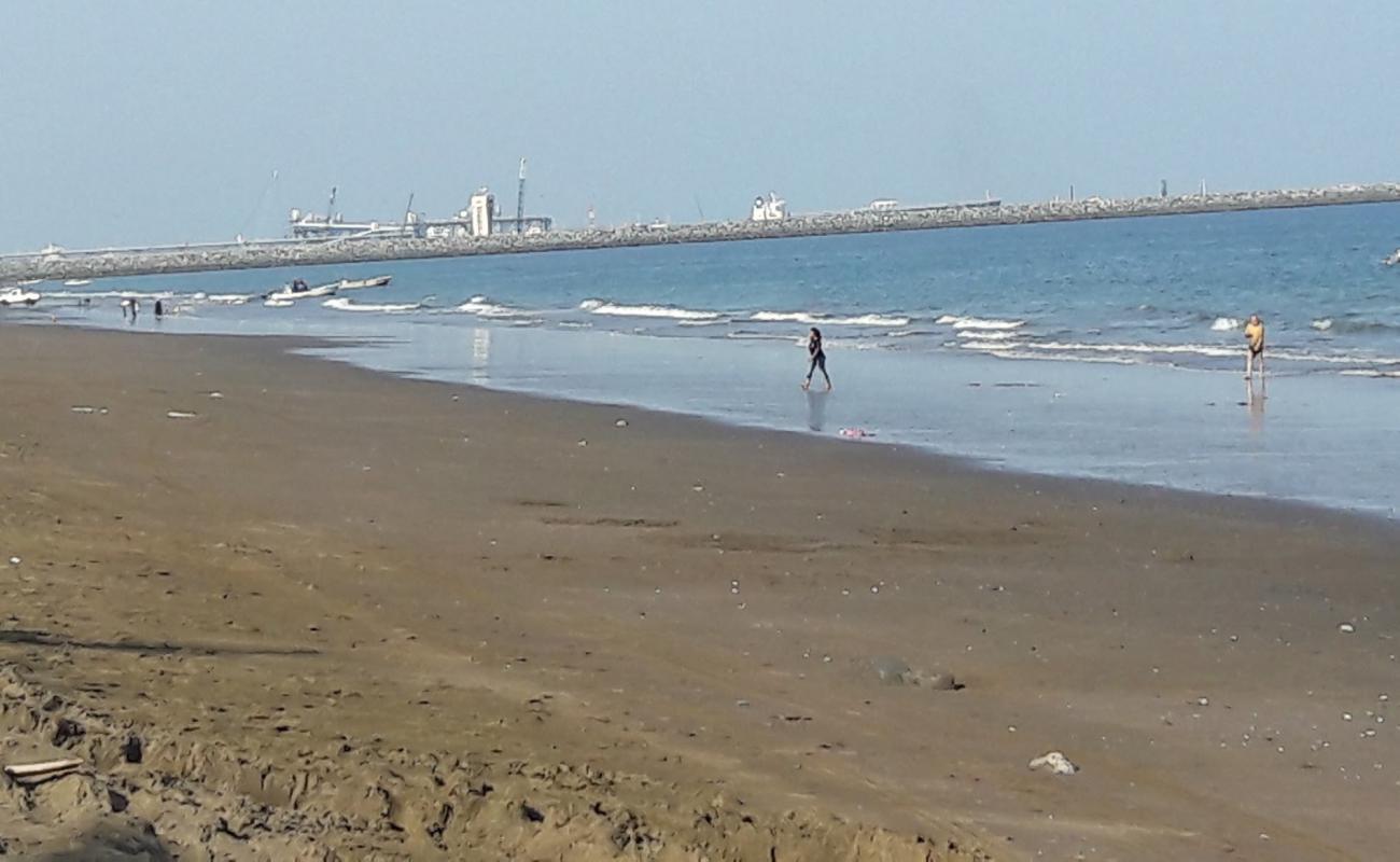 Photo of Fujairah Corniche Beach with bright sand surface