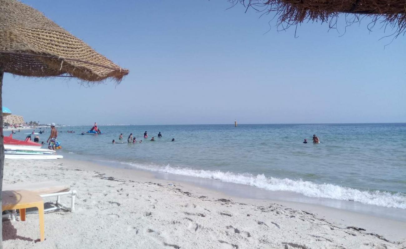 Photo of Plage Chott Mariem with white sand surface