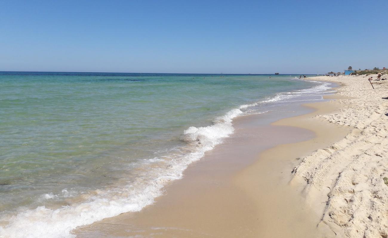 Photo of El Menchia beach with white fine sand surface