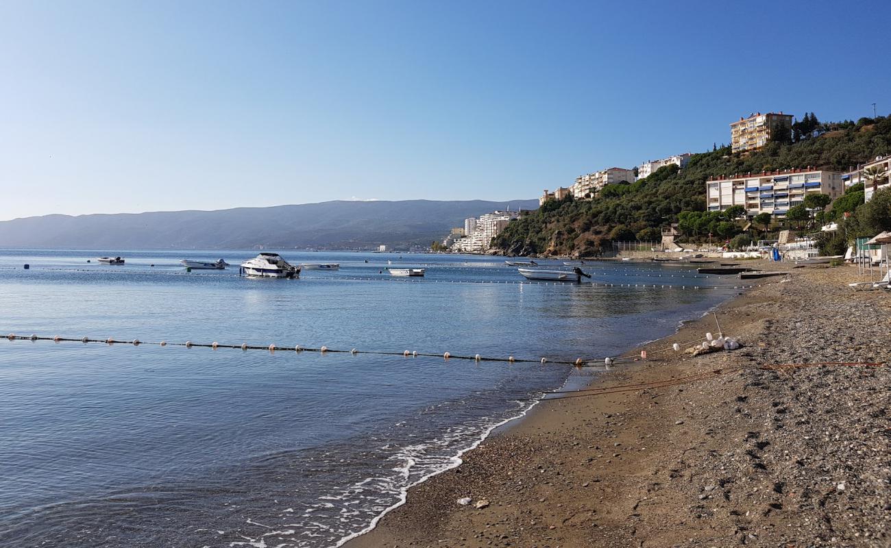 Photo of Yalikent Sitesi beach with gray sand &  pebble surface