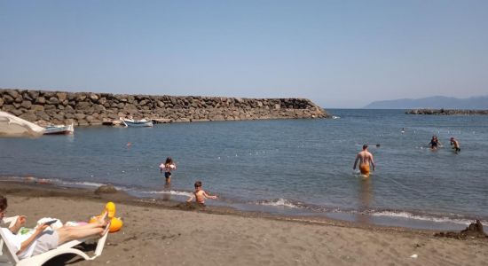 Besikduzu public beach