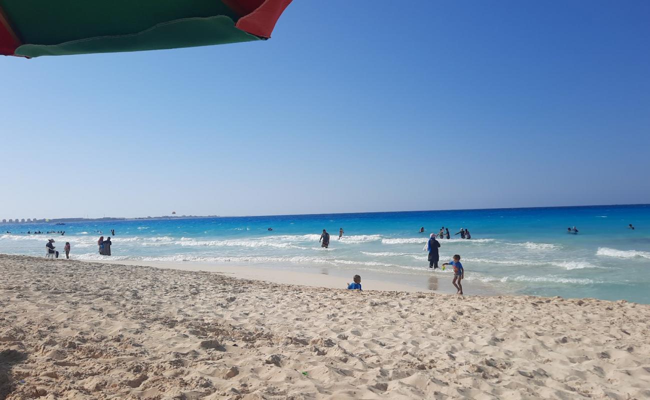 Photo of Nosour Al Abyad Beach with white sand surface