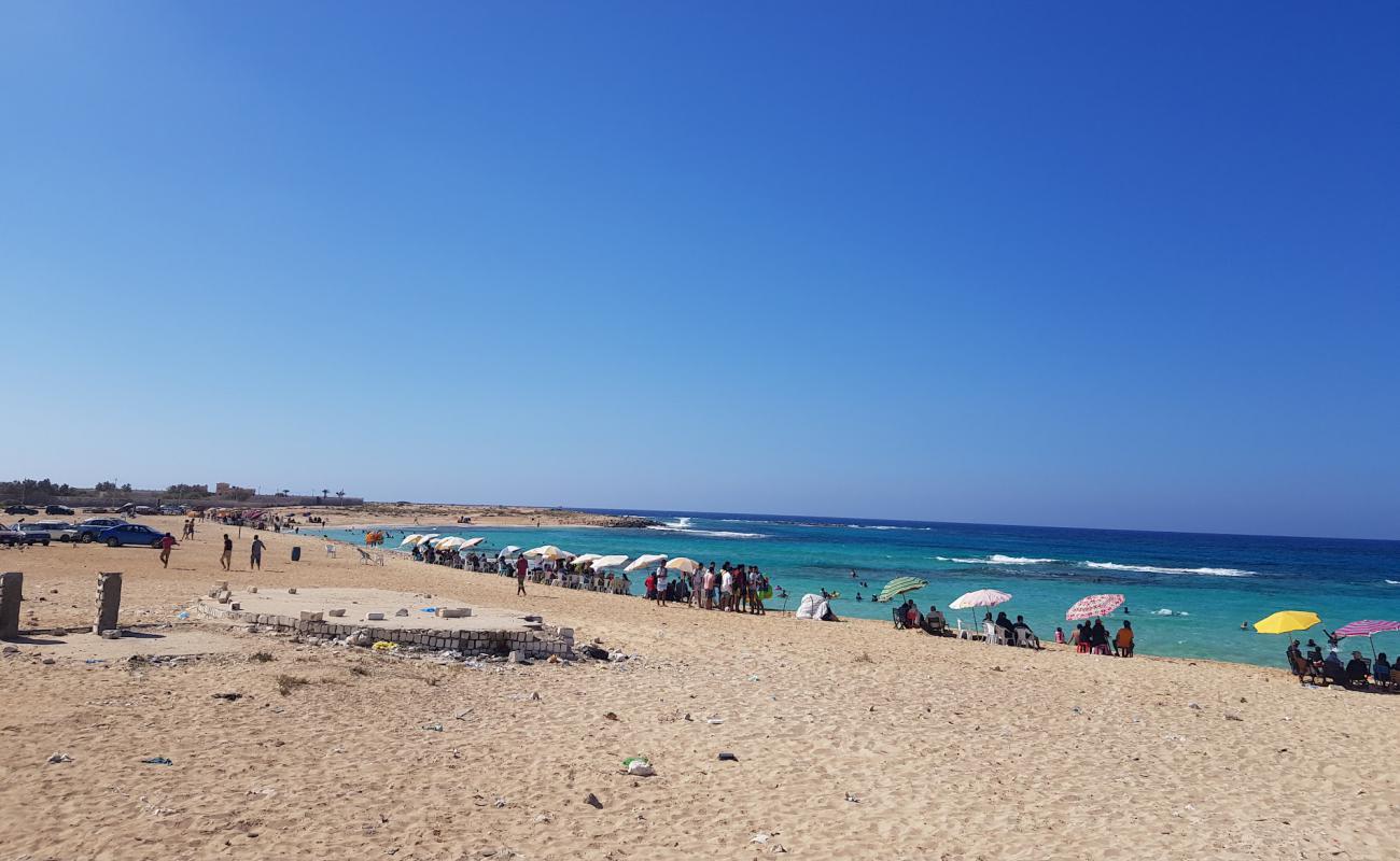 Photo of Minaa Alhasheesh beach with bright fine sand surface