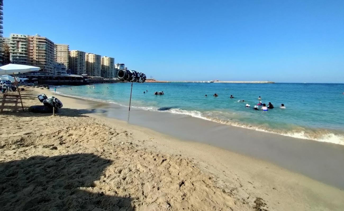 Photo of Saraya public beach with bright sand surface