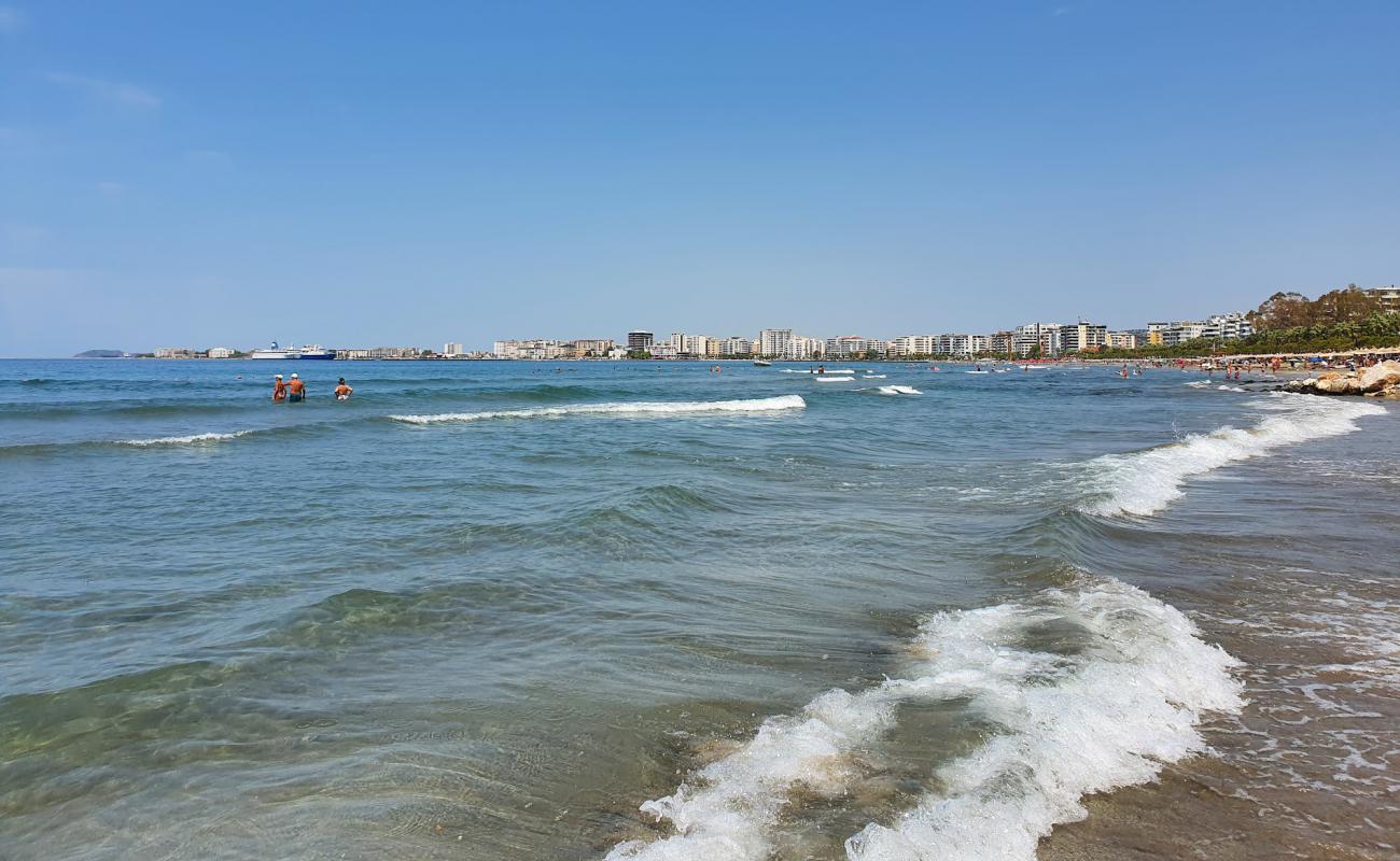 Photo of Plazhi i Ri with brown sand surface