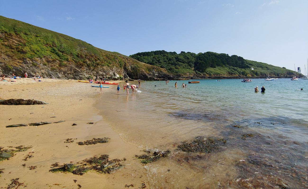 Photo of Molunan beach with bright sand surface