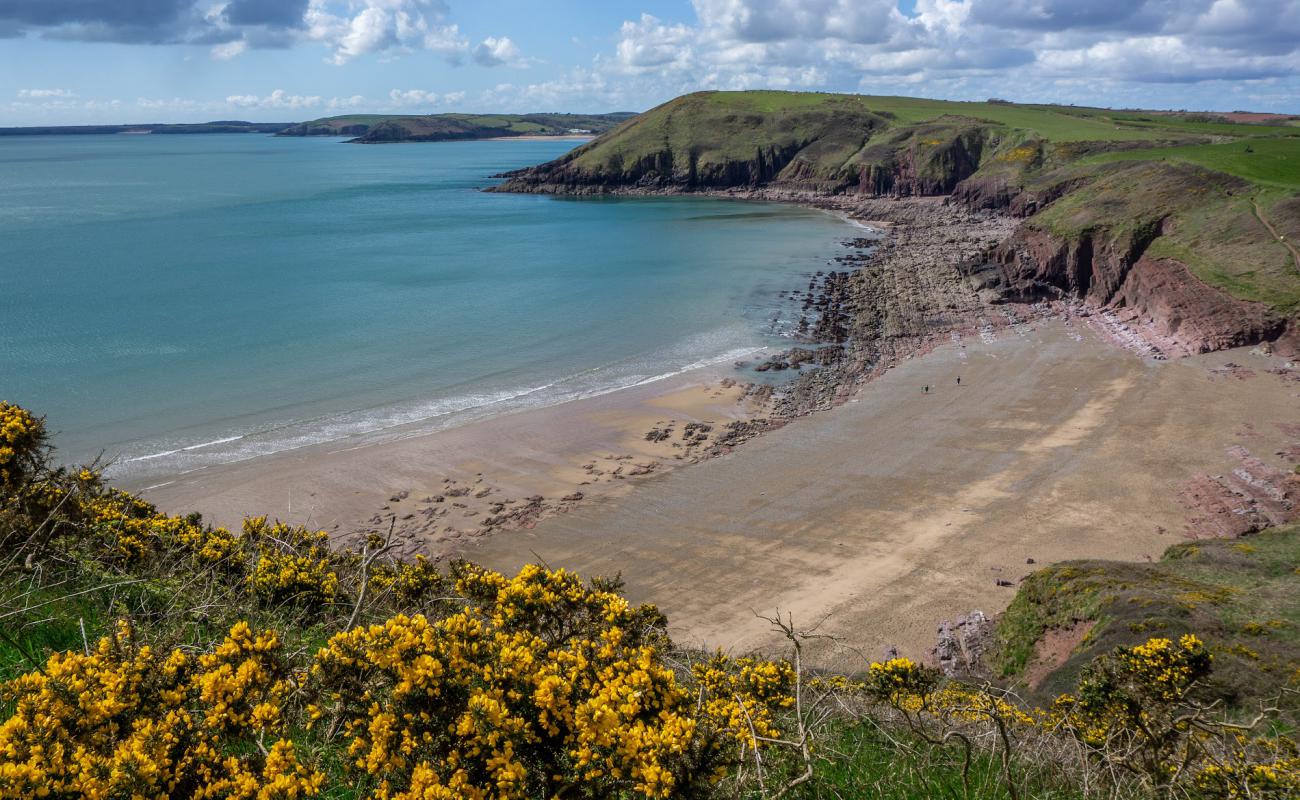 Photo of Swanlake beach with brown sand surface