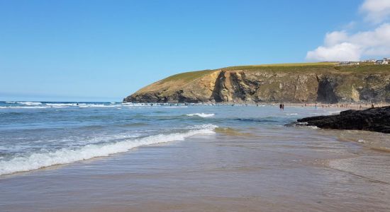 Mawgan Porth Beach