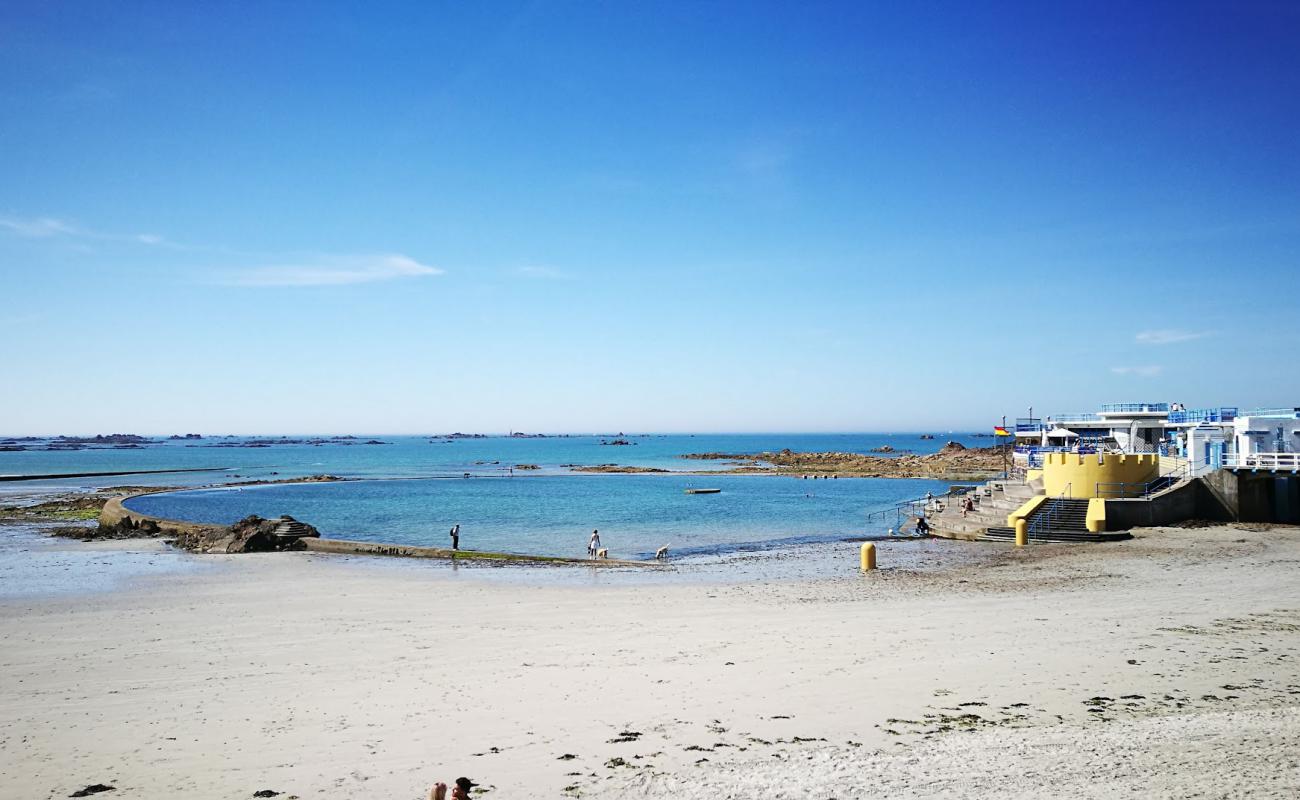 Photo of Havre Des Pas Bathing Pool with bright sand surface