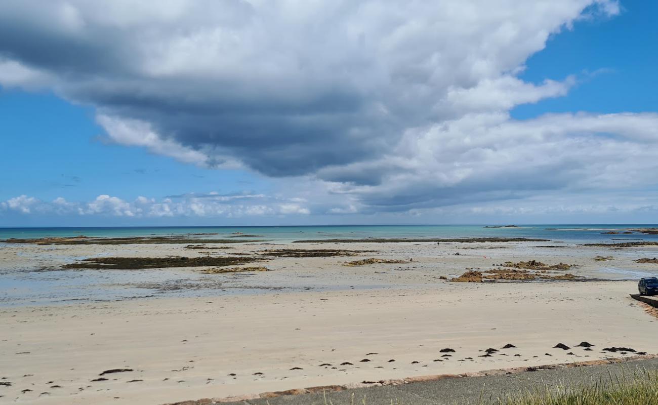 Photo of Keppel Beach with gray sand &  pebble surface