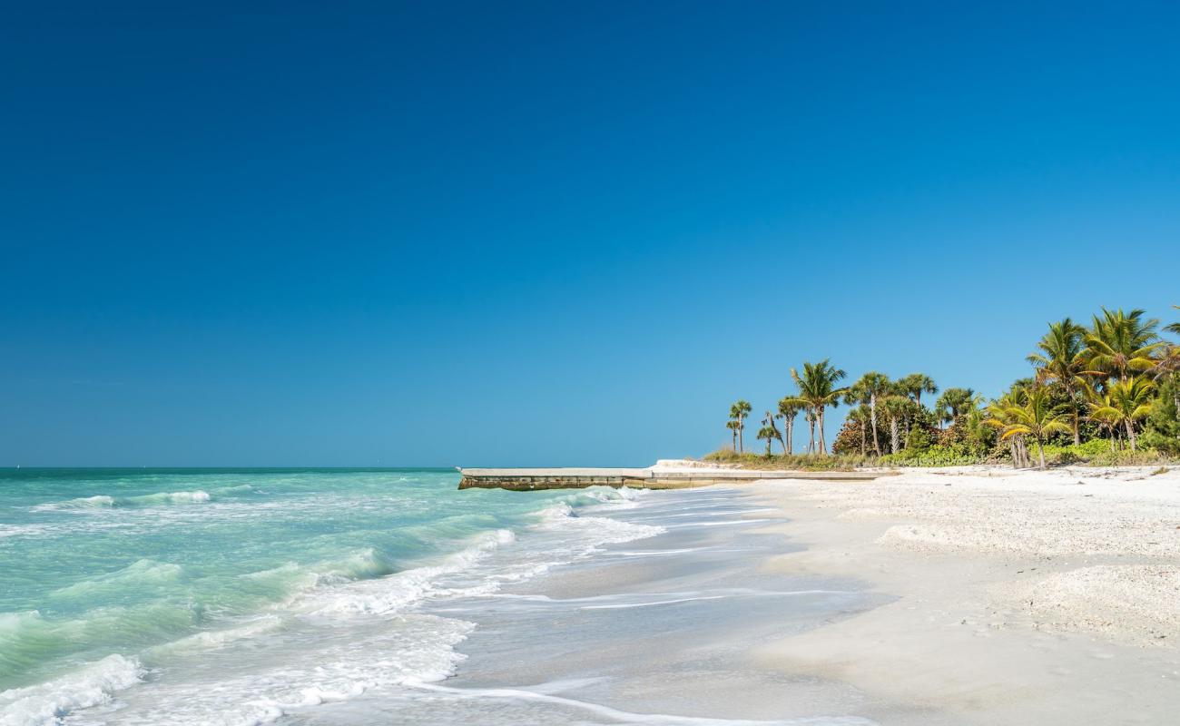 Photo of Longboat beach II with bright sand surface