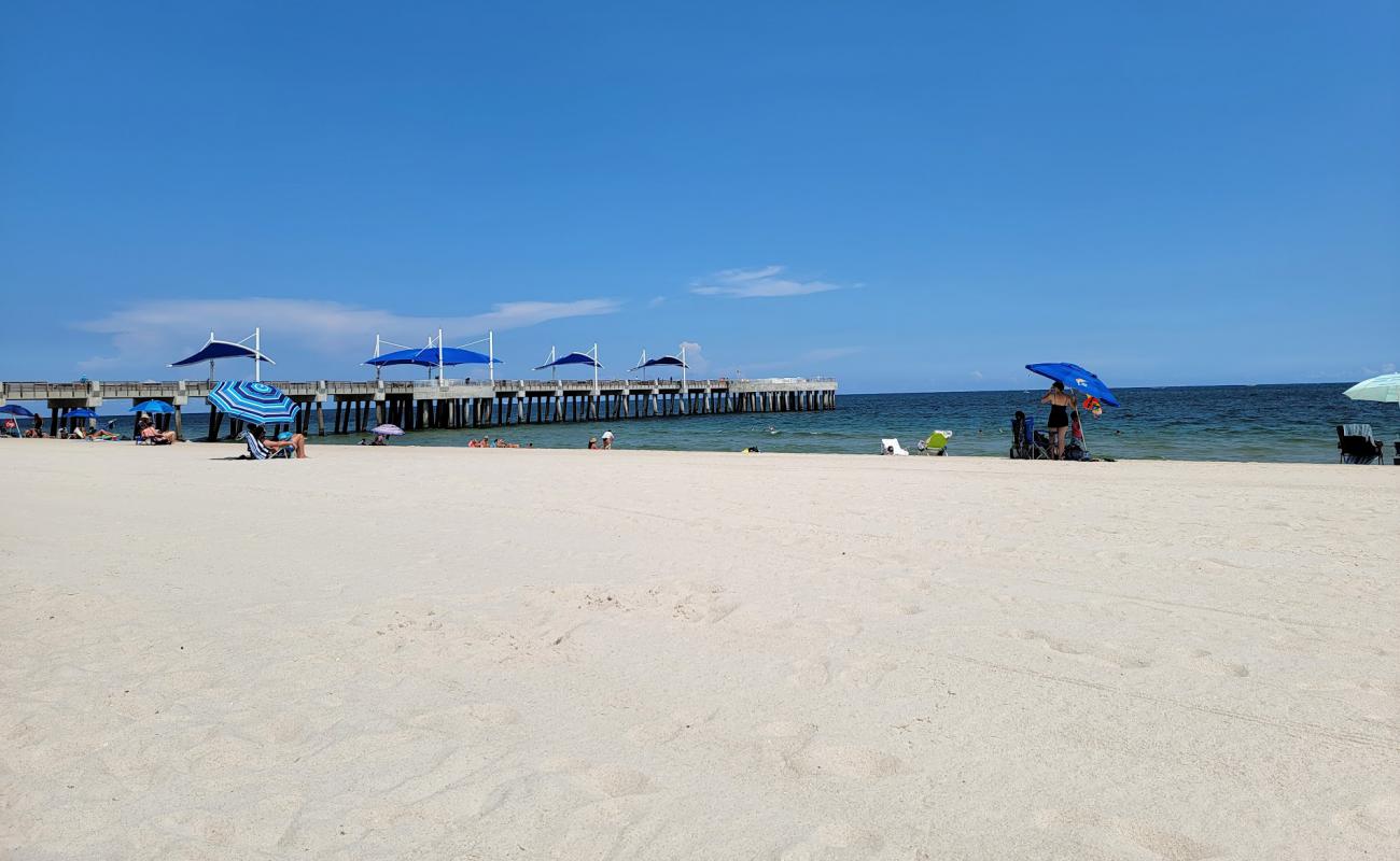 Photo of Pompano beach with light fine pebble surface