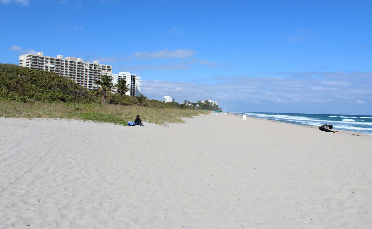 Photo of Spanish River beach with bright sand surface