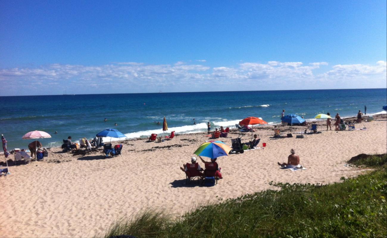 Photo of Gulfstream Park beach with bright sand surface