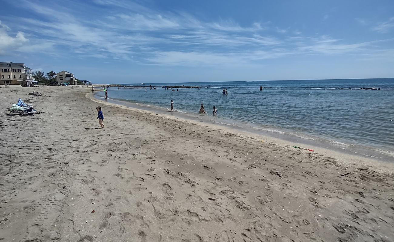 Photo of Bathtub beach with bright shell sand surface