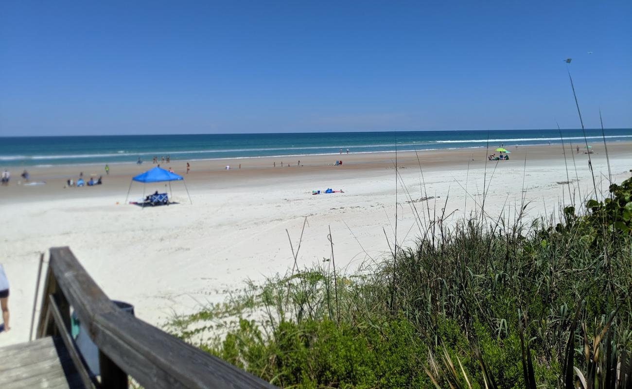 Photo of Wilbur beach with bright fine sand surface