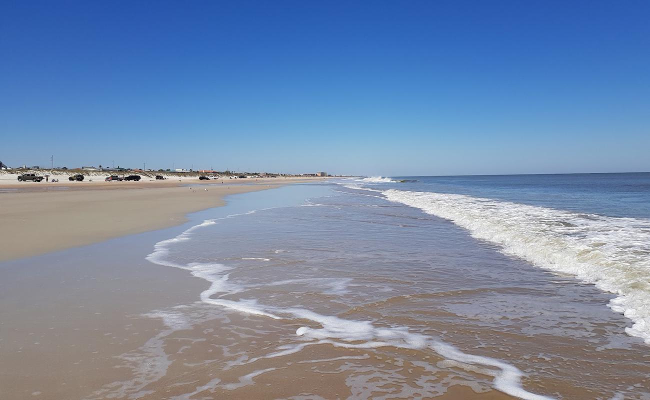 Photo of Peters Point beach with bright sand surface