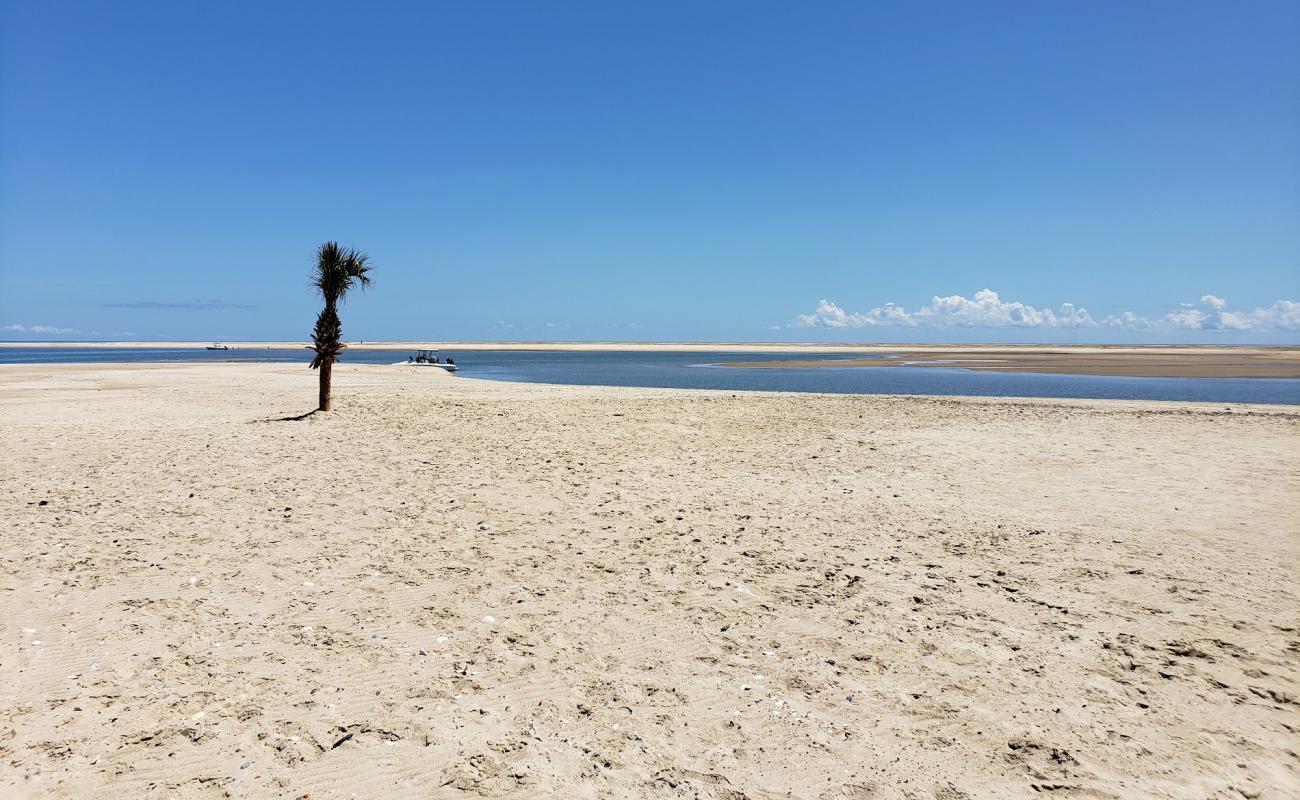 Photo of Cape Lookout beach with bright sand surface