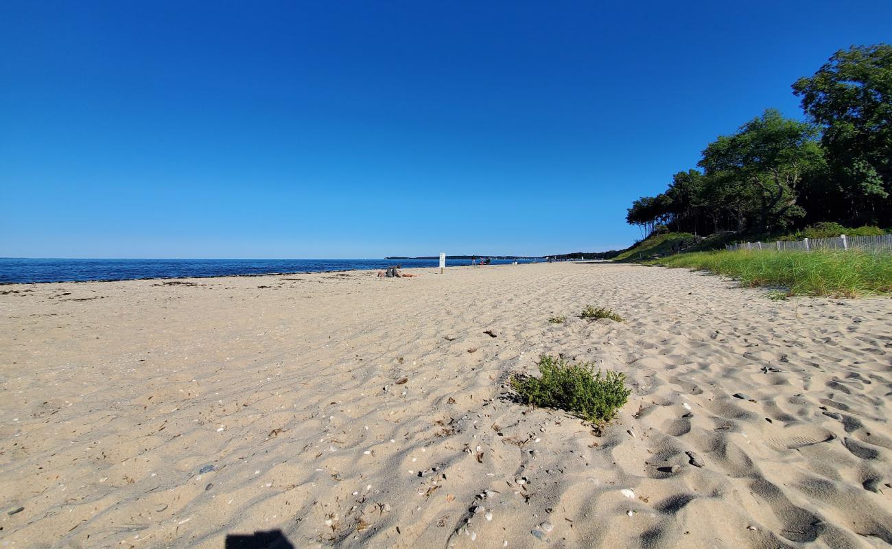 Photo of Asharoken Beach with bright shell sand surface