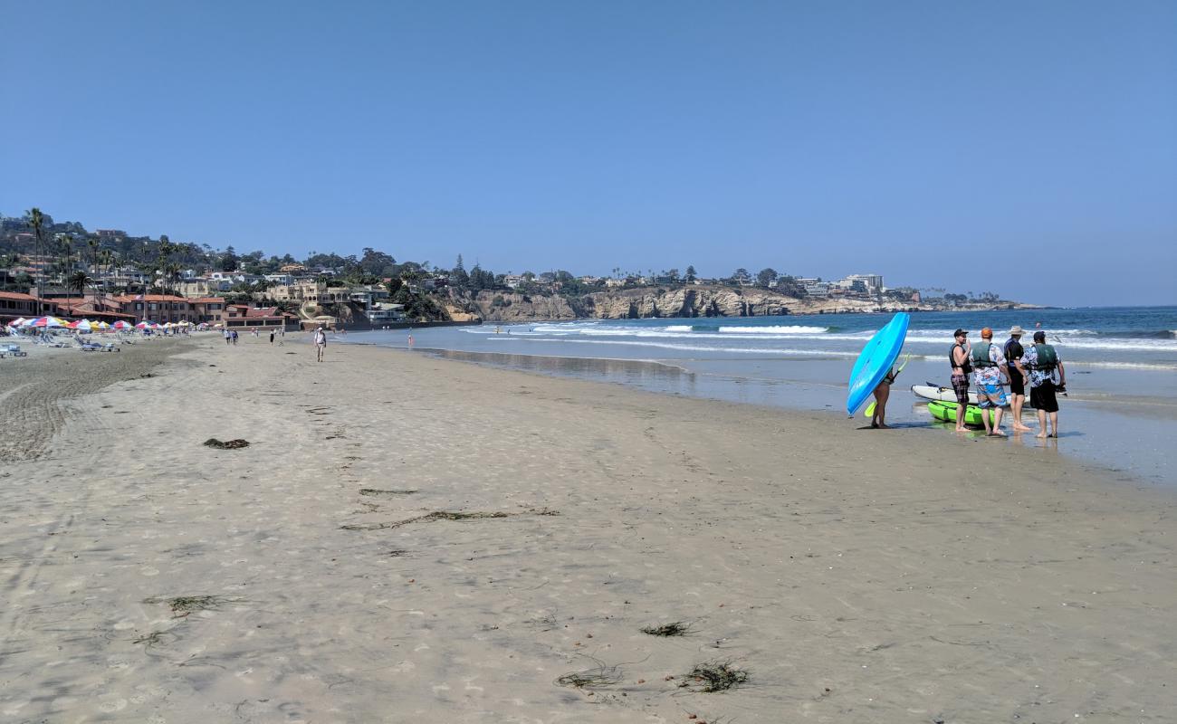 Photo of la Jolla Shores with bright sand surface