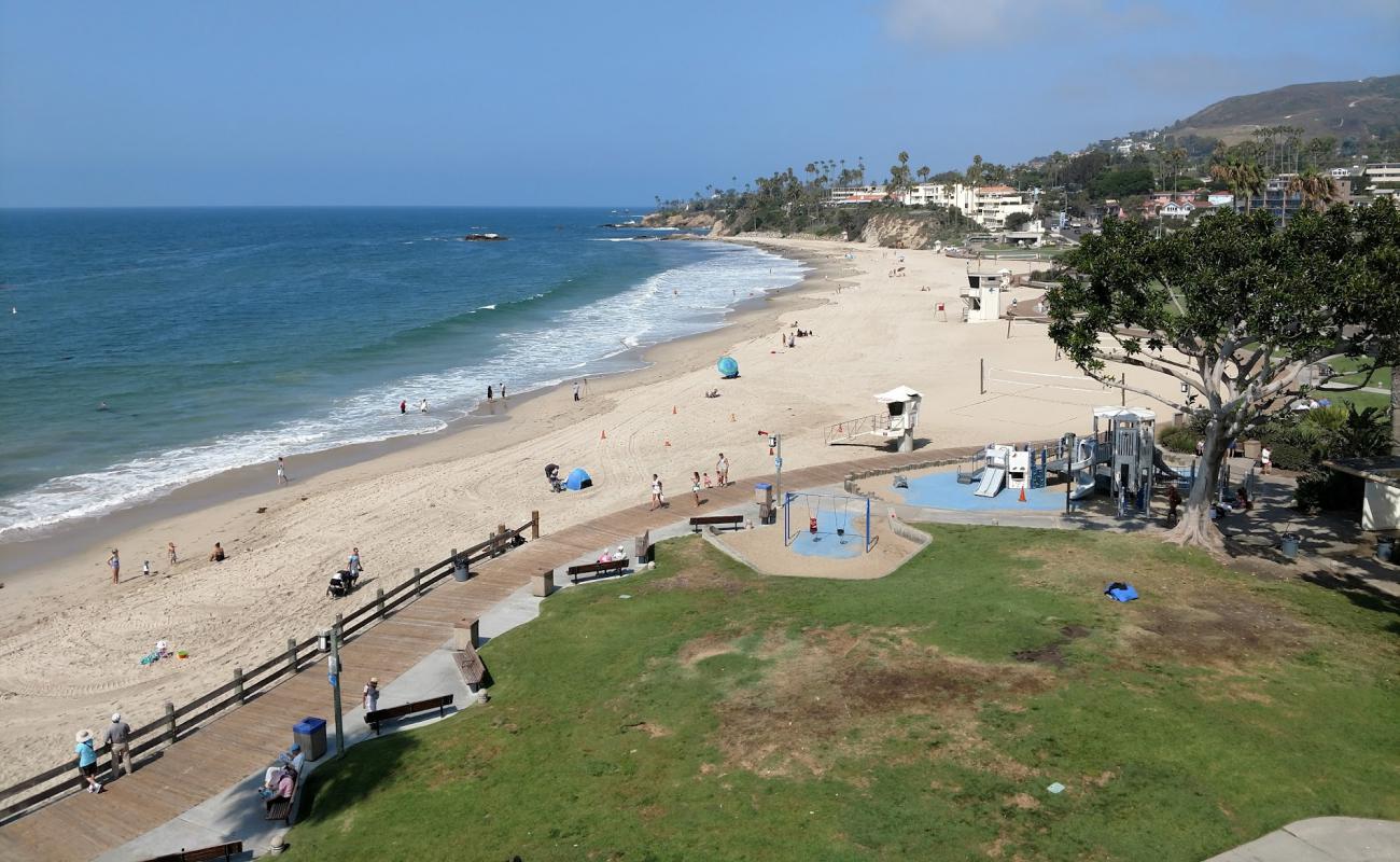 Photo of Laguna beach with bright fine sand surface