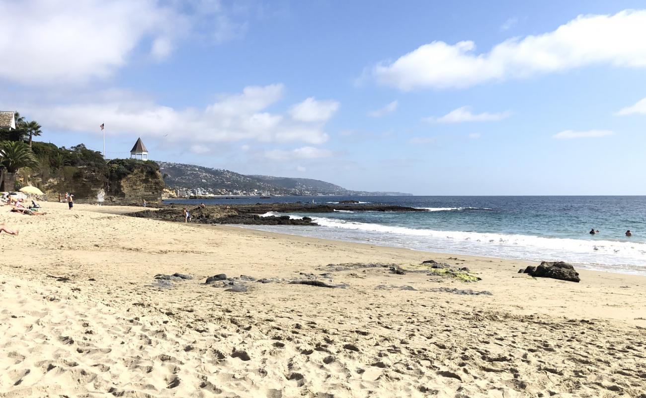 Photo of Shaws Cove with bright sand surface