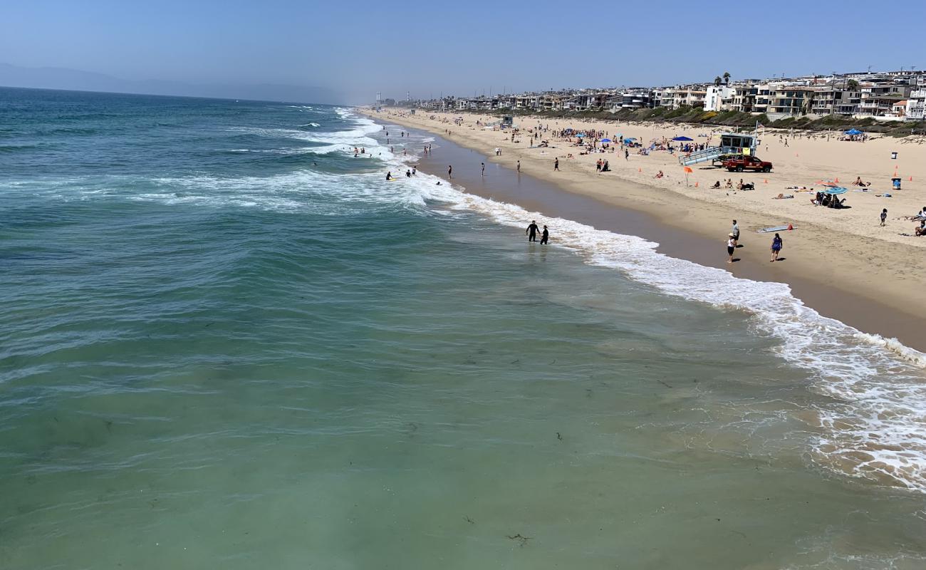 Photo of Hermosa Beach L.A. with bright sand surface