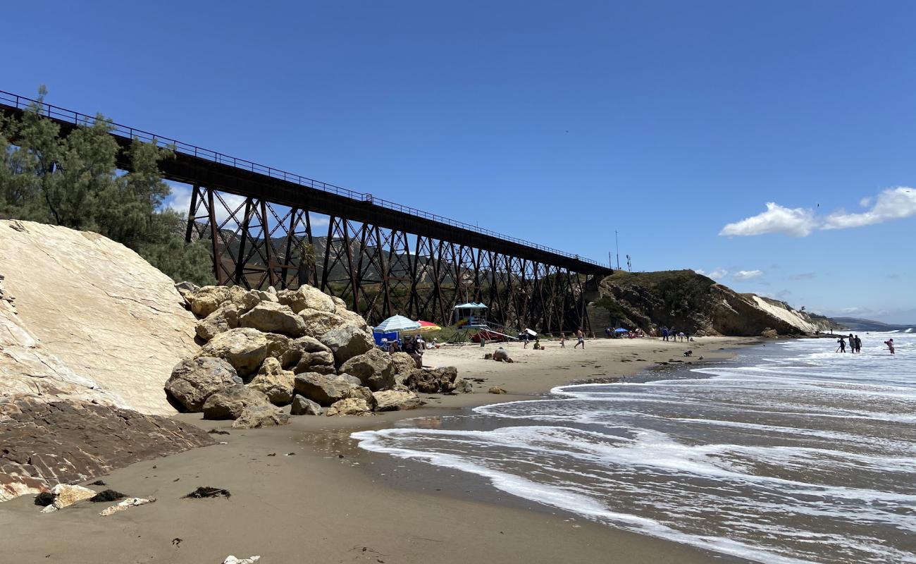 Photo of Gaviota Beach with bright sand surface