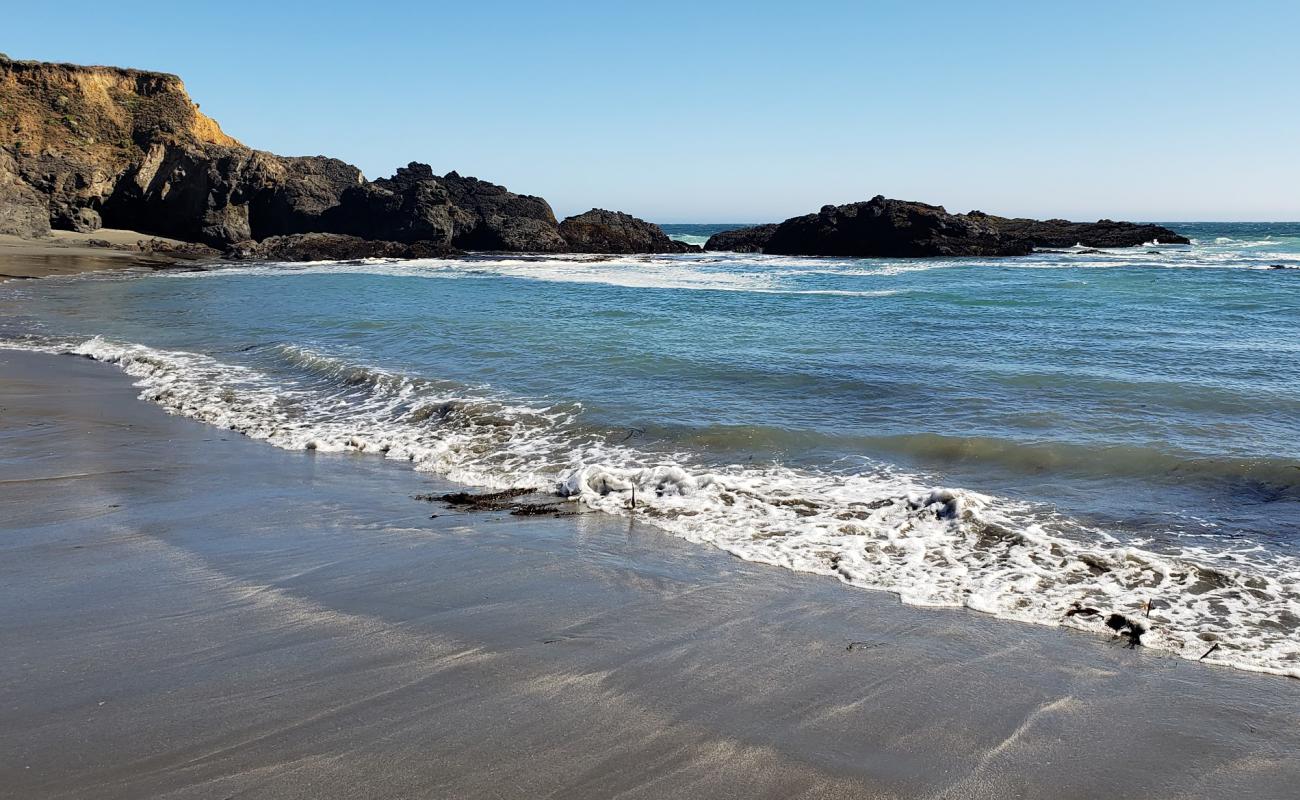 Photo of Stengel Beach with bright sand & rocks surface