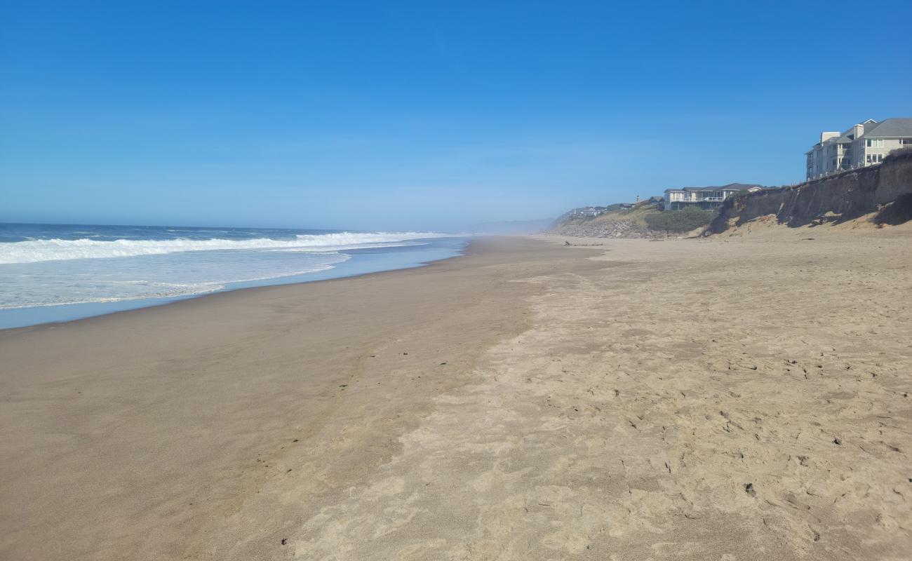 Photo of Gleneden Beach with bright sand surface