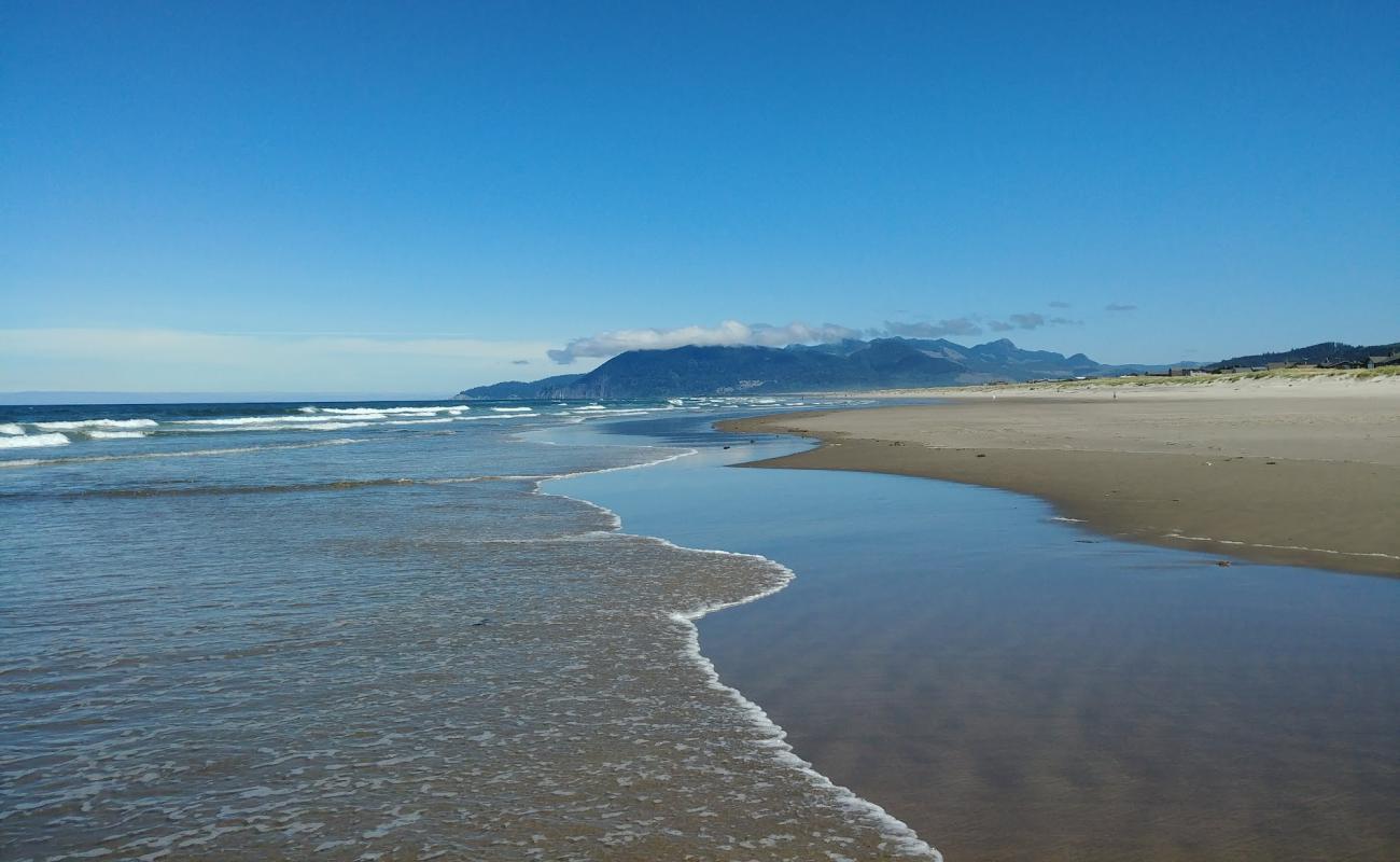 Photo of Manhattan Beach with bright sand surface