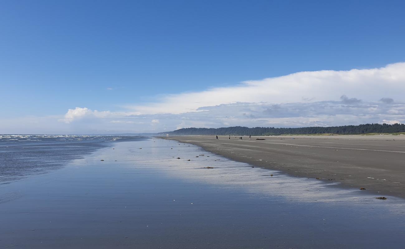 Photo of Copalis Beach with bright sand surface