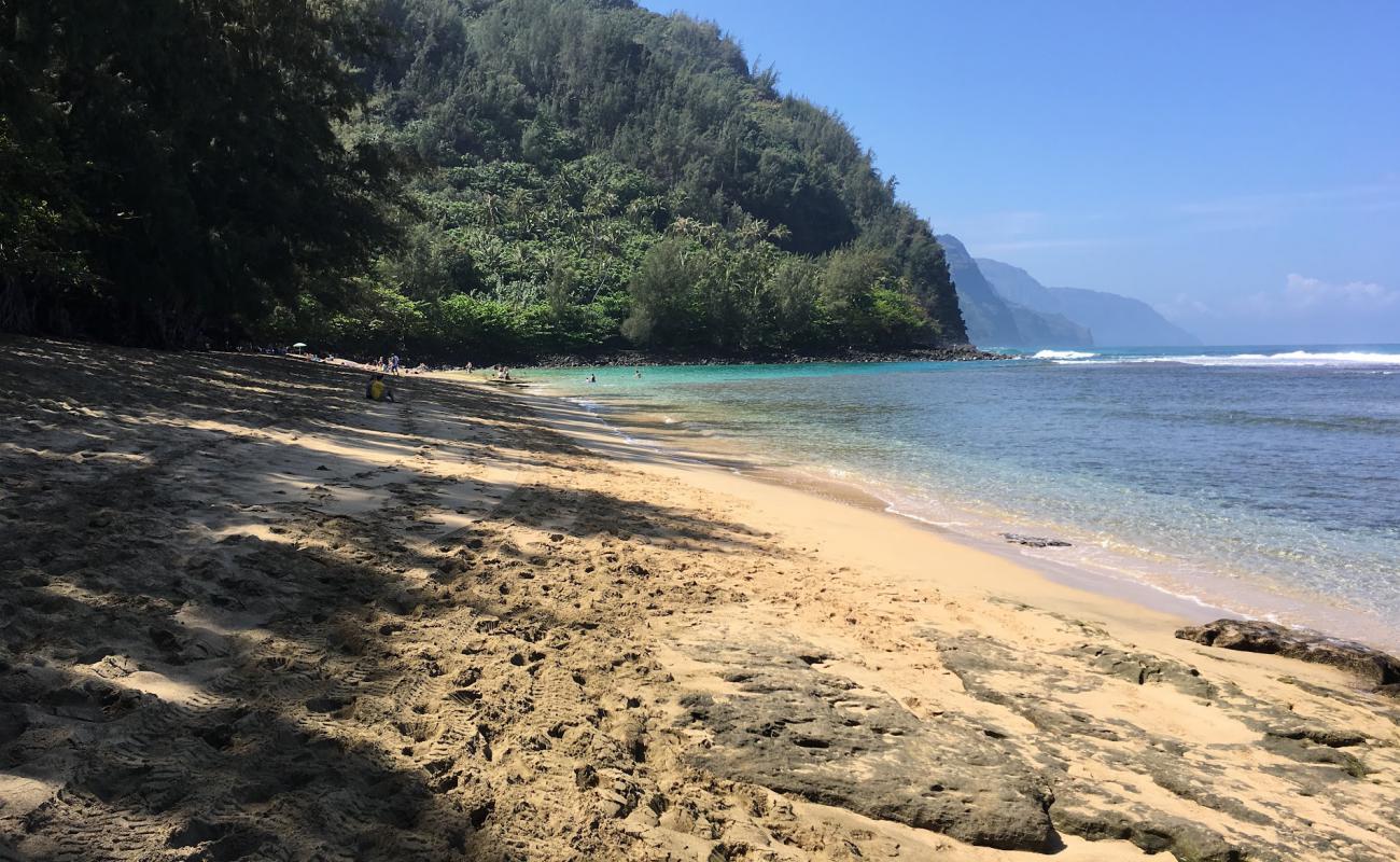 Photo of Ke'e Beach with bright sand surface