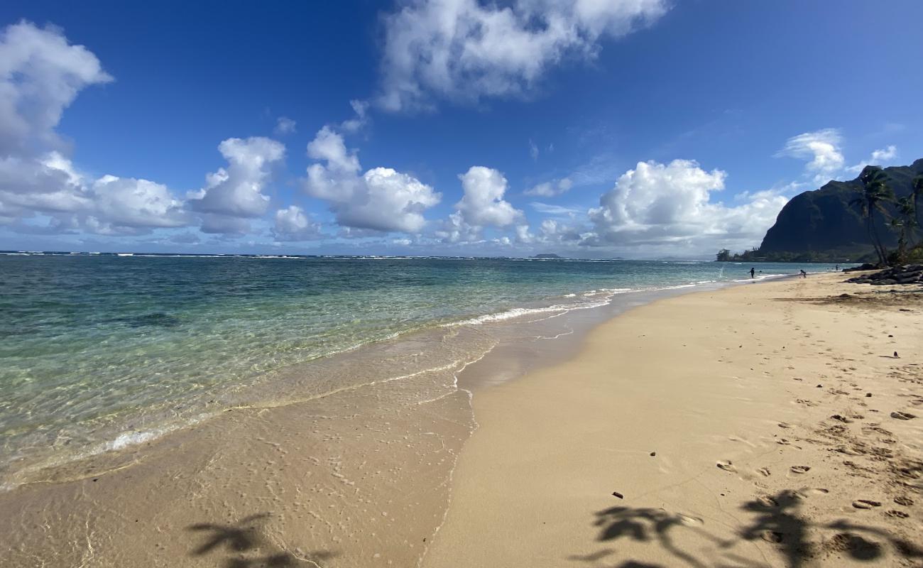 Photo of Kaaawa Beach with bright sand surface