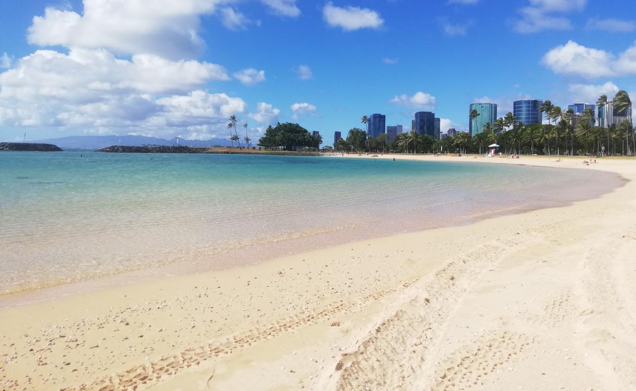 Photo of Ala Moana Beach with bright fine sand surface