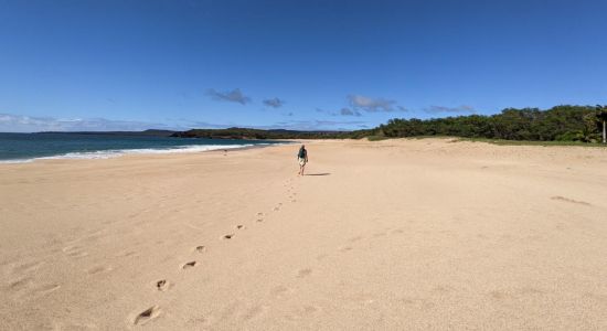 Papoeyku Beach