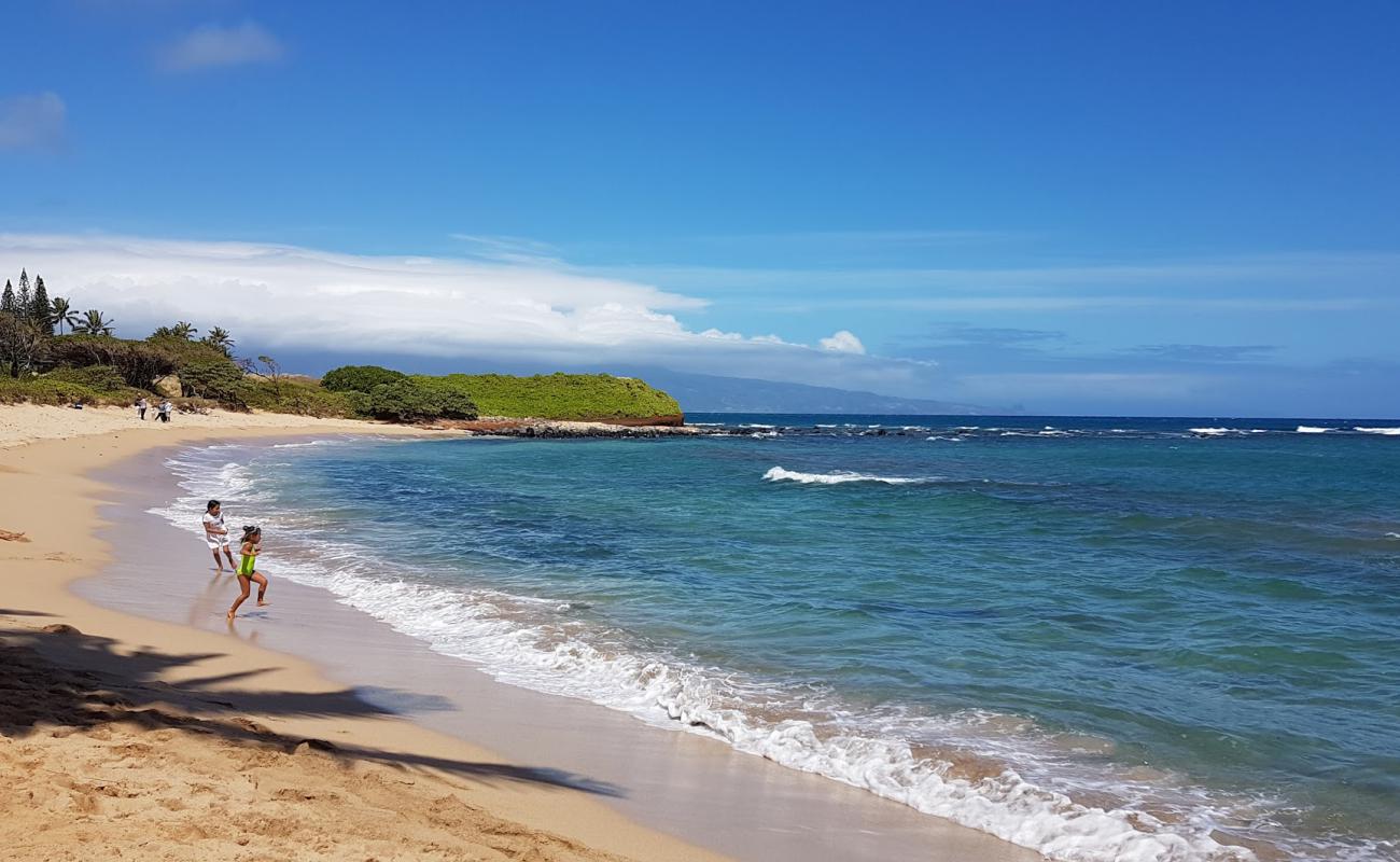 Photo of Kaulahao Beach with bright sand surface