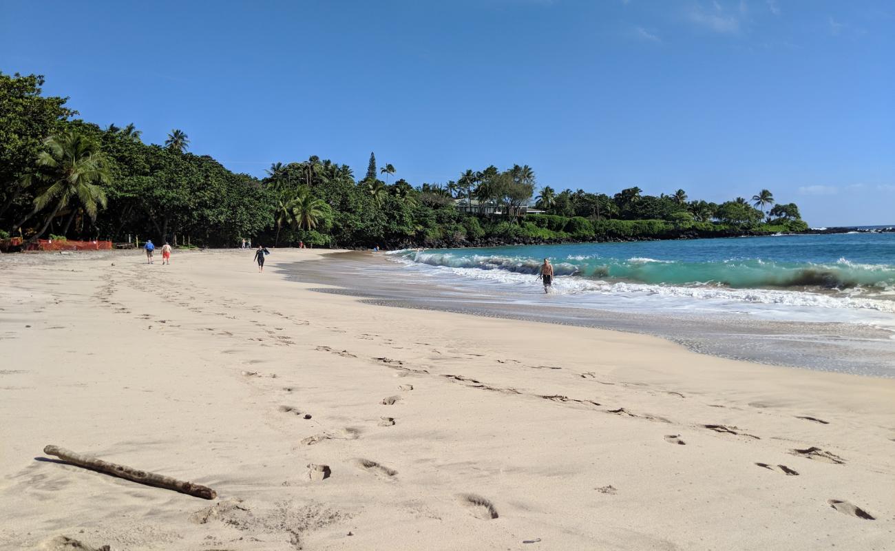 Photo of Hamoa Beach with gray fine sand surface