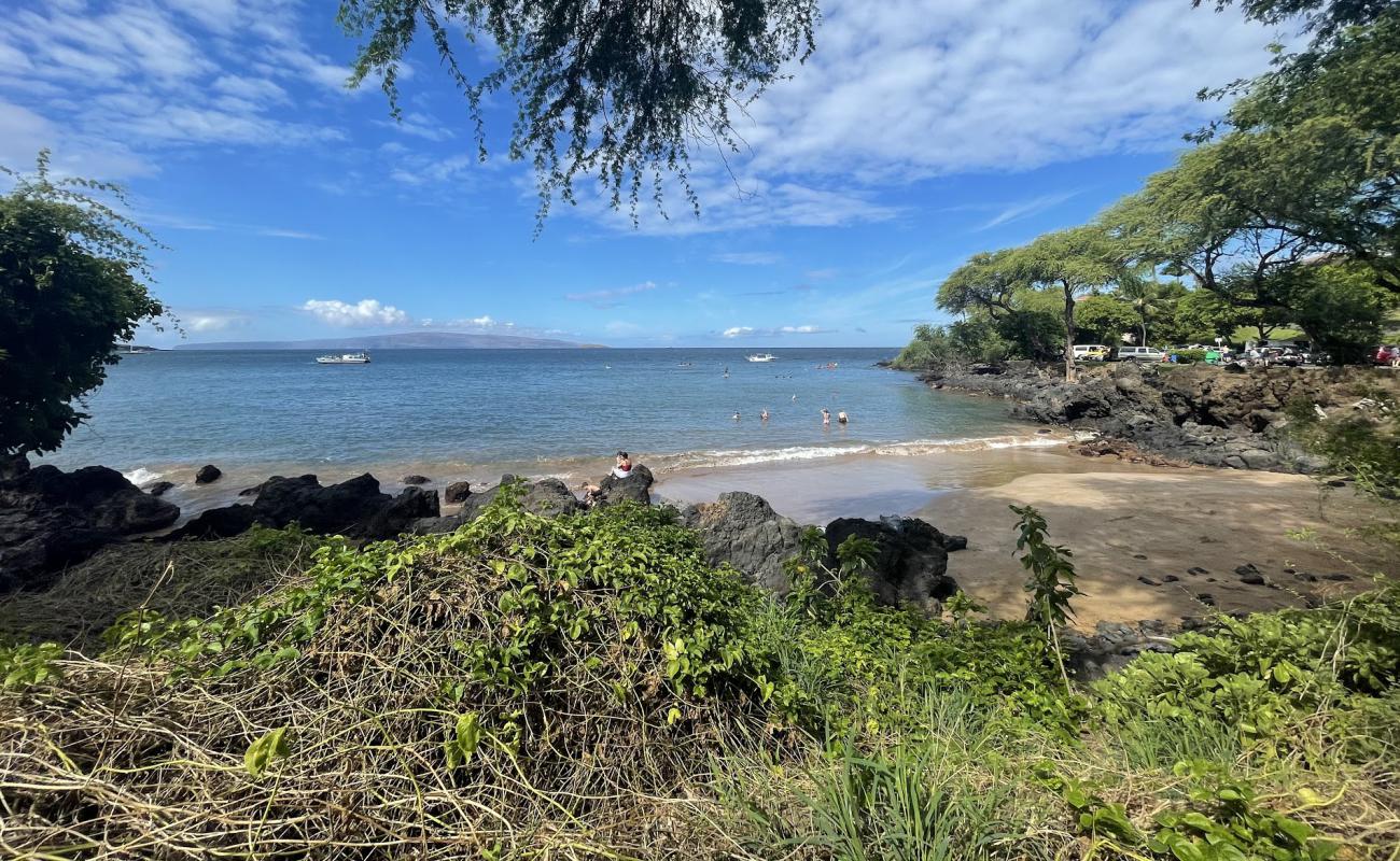 Photo of Makena Landing Beach with gray sand surface