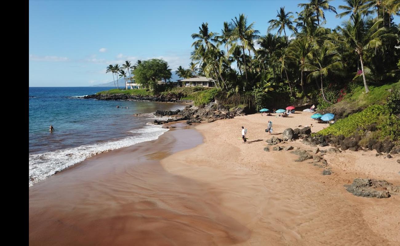 Photo of Po‘olenalena Beach with bright sand surface