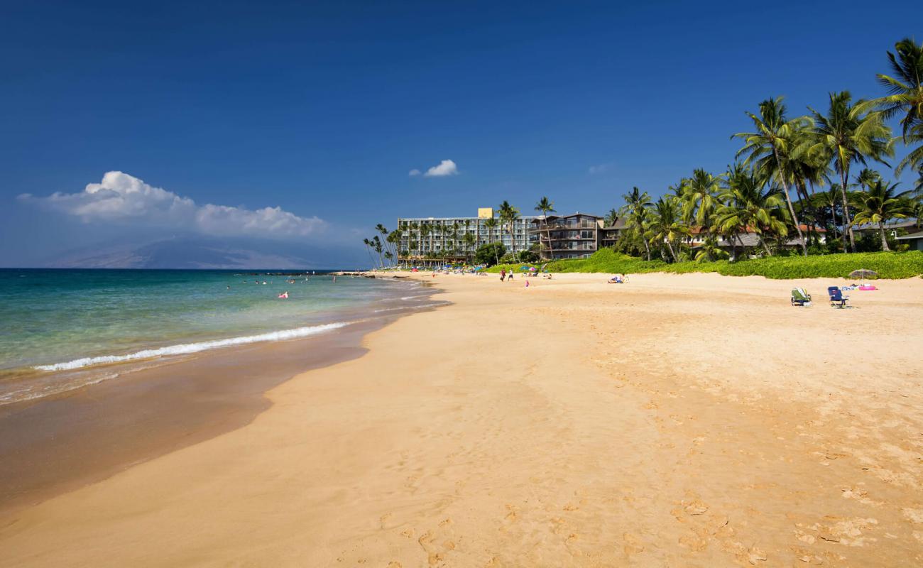 Photo of Keawakapu Beach with bright fine sand surface