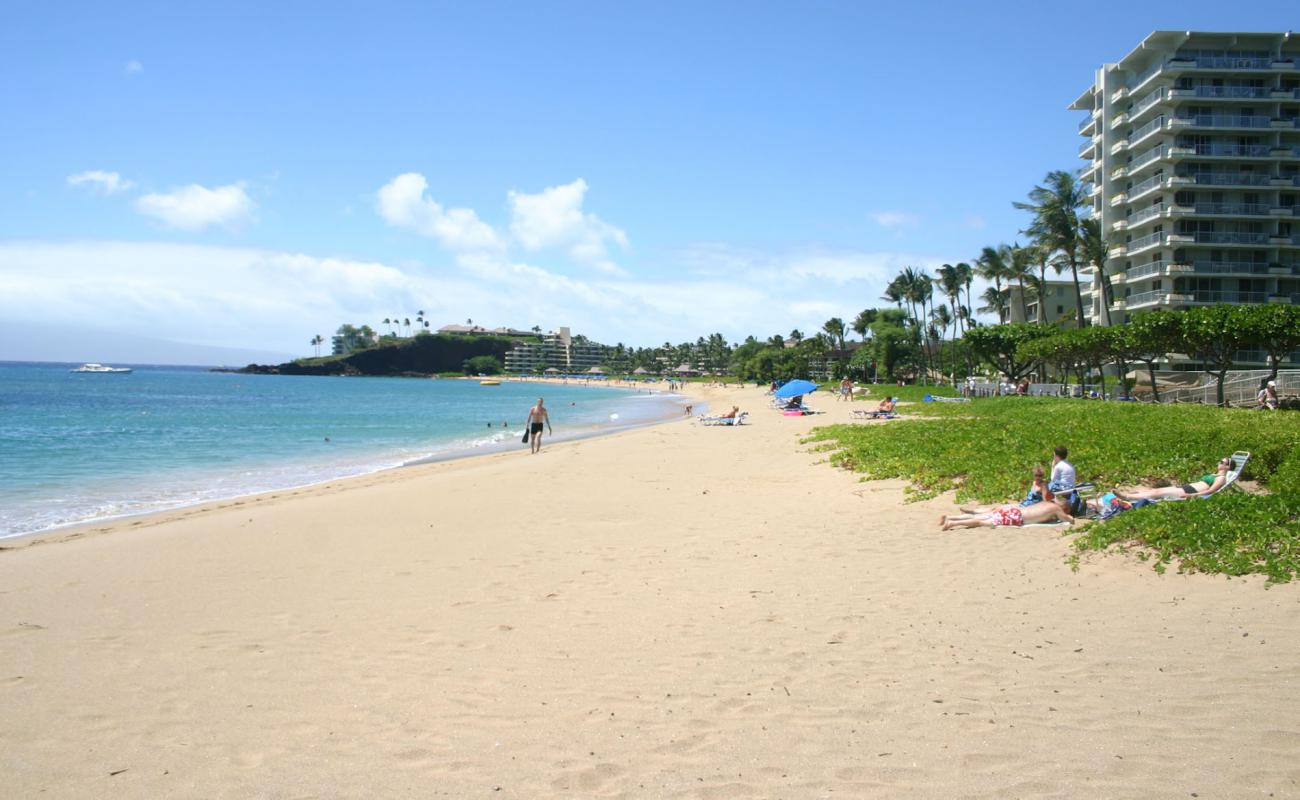 Photo of Kaanapali Beach with bright fine sand surface