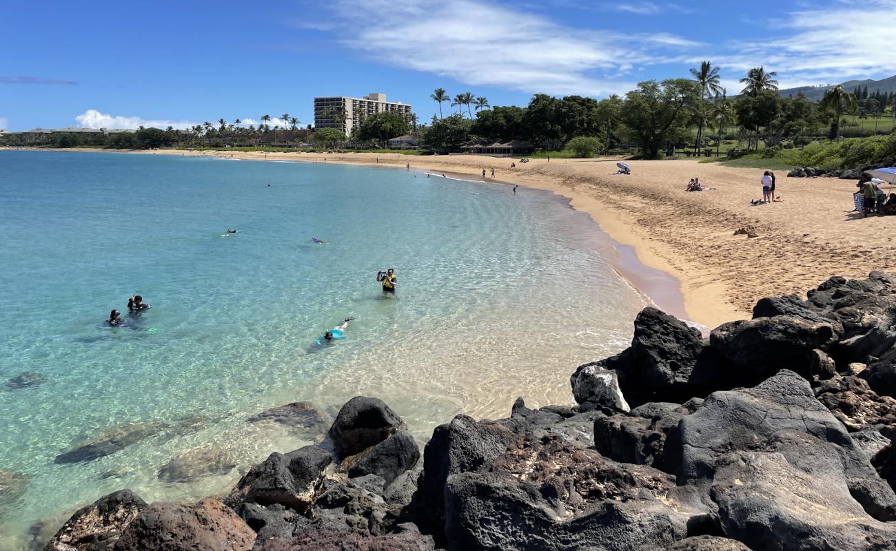 Photo of Kahekili Beach with bright fine sand surface