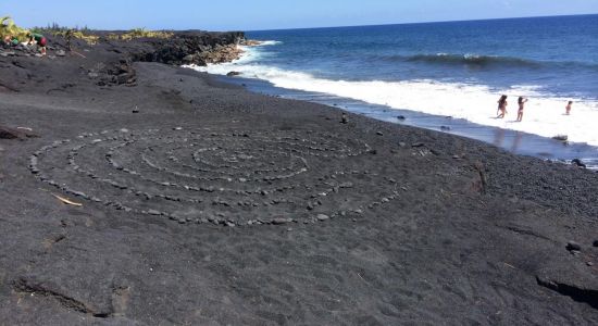 Kaimu Black Sand